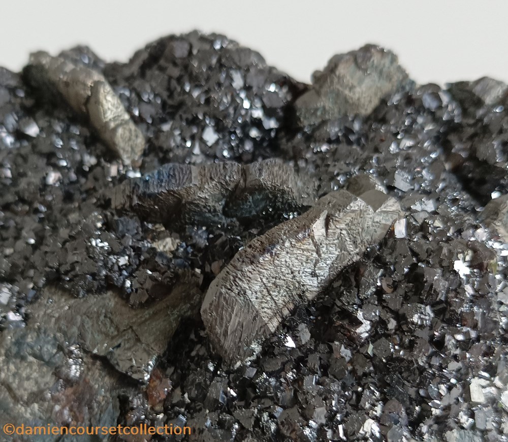 mineraux meteorites bournonite sur sphalerite