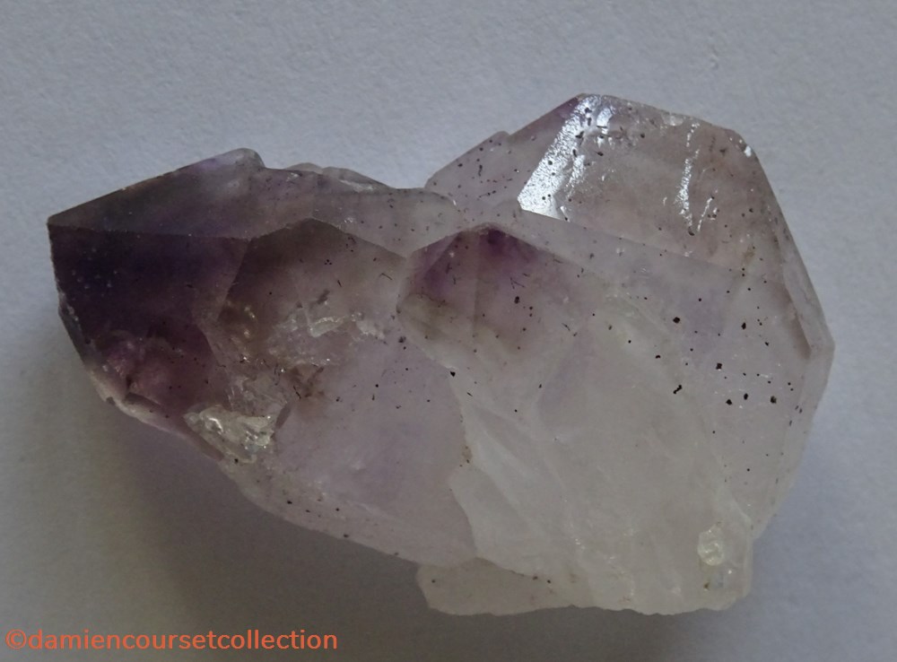 2 macles de Quartz avec sceptres amethysés 4 mineraux meteorites du japon 2 macles de quartz avec sceptres amethyses