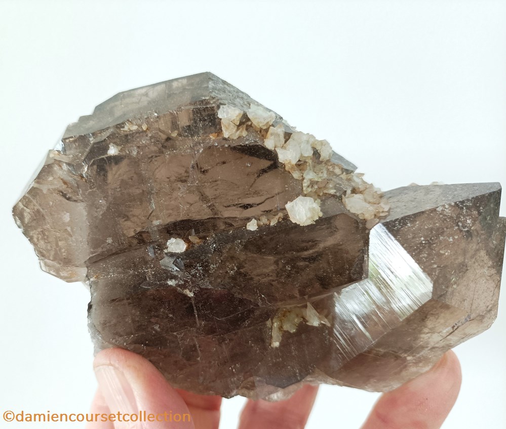 Gwindel et Calcite 2 mineraux meteorites quartz gwindel et calcite