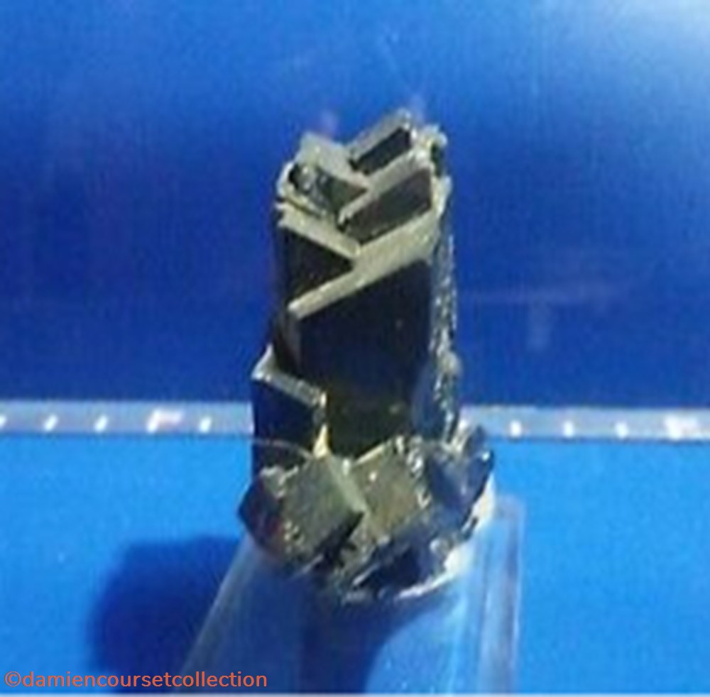 Wolframite 2 mineraux meteorites wolframite