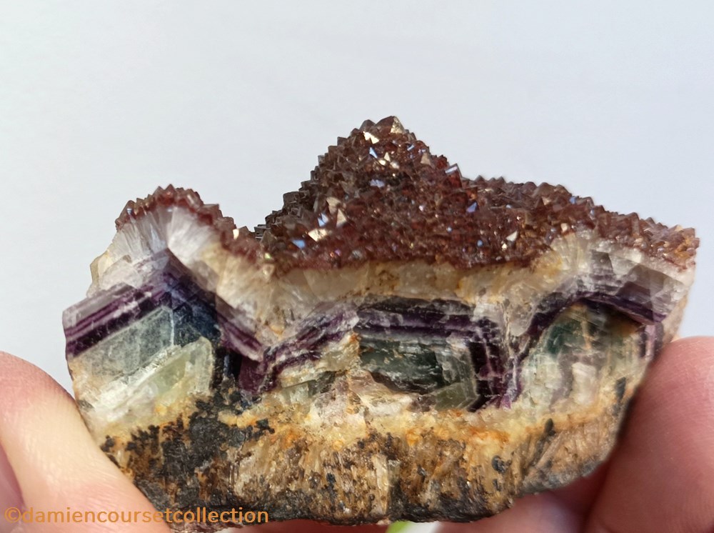 mineraux meteorites quartz hematoide sur fluorite morvan