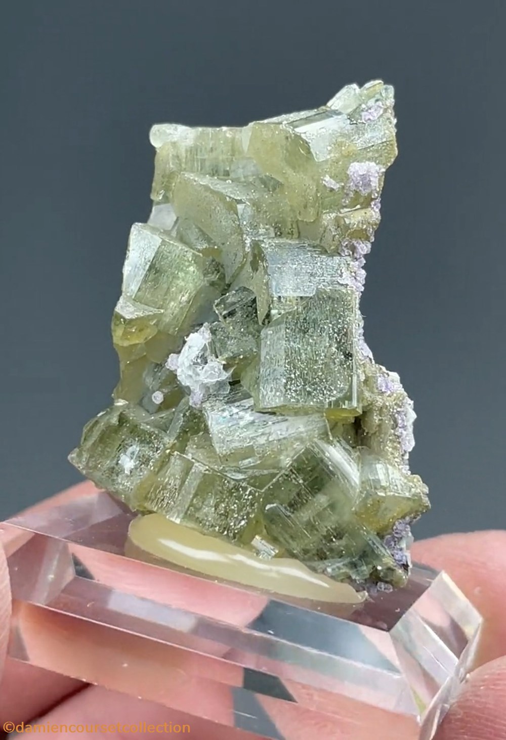 mineraux meteorites fluorapatite fluorite et calcite