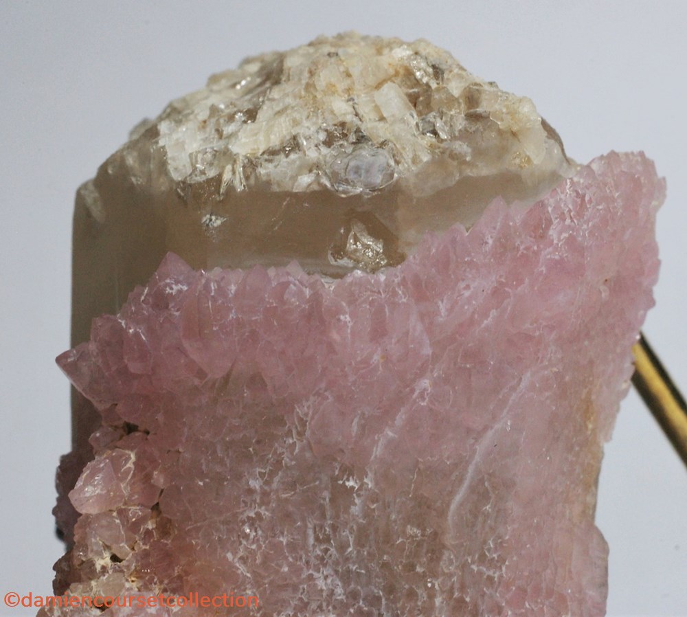 Quartz rose cristallisé sur Quartz 2 mineraux meteorites quartz rose cristallise sur quartz