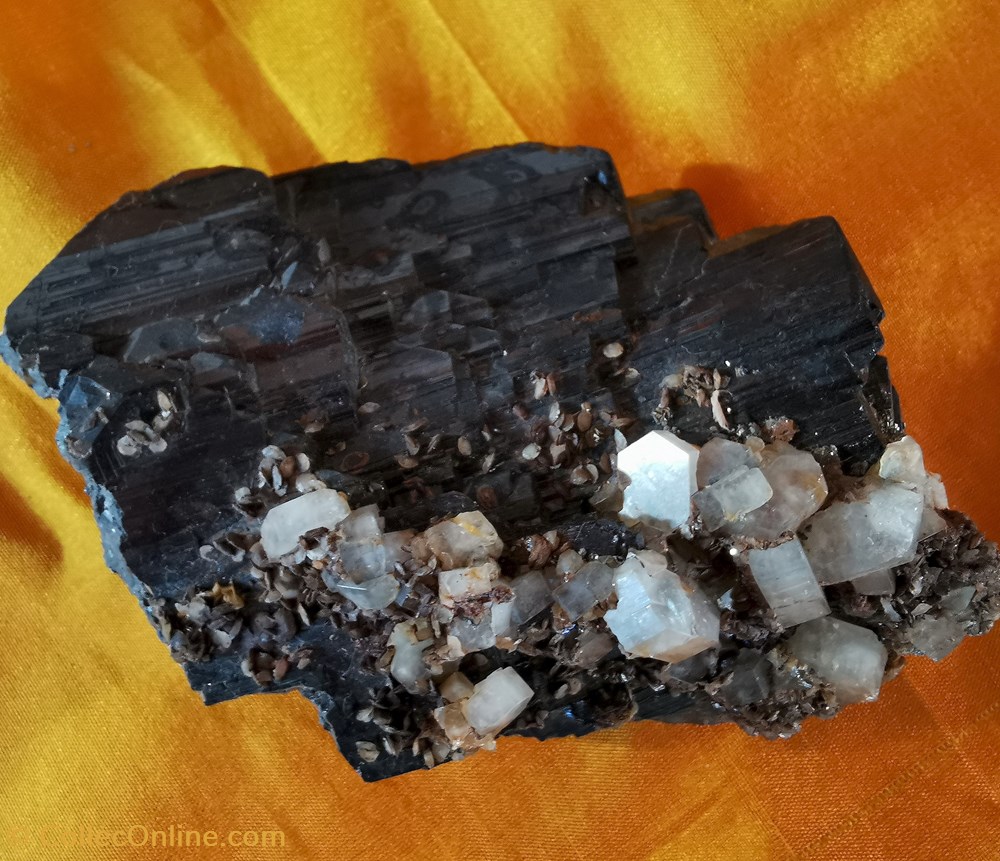 Wolframite (Ferberite) et Apatite 5 mineraux meteorites wolframite ferberite et apatite