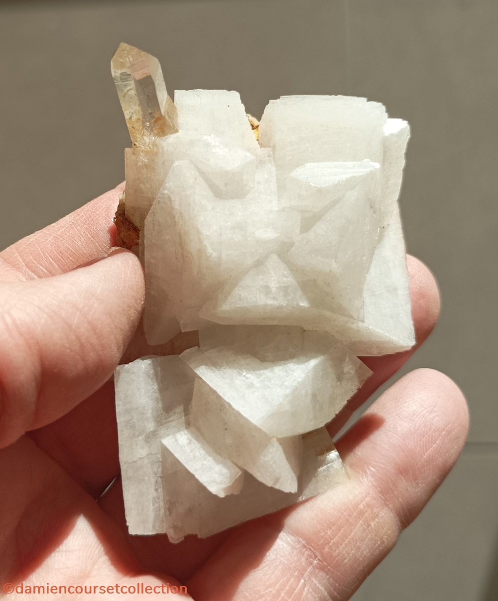 Adulaire et Quartz 4 mineraux meteorites orthoclase adulaire et quartz