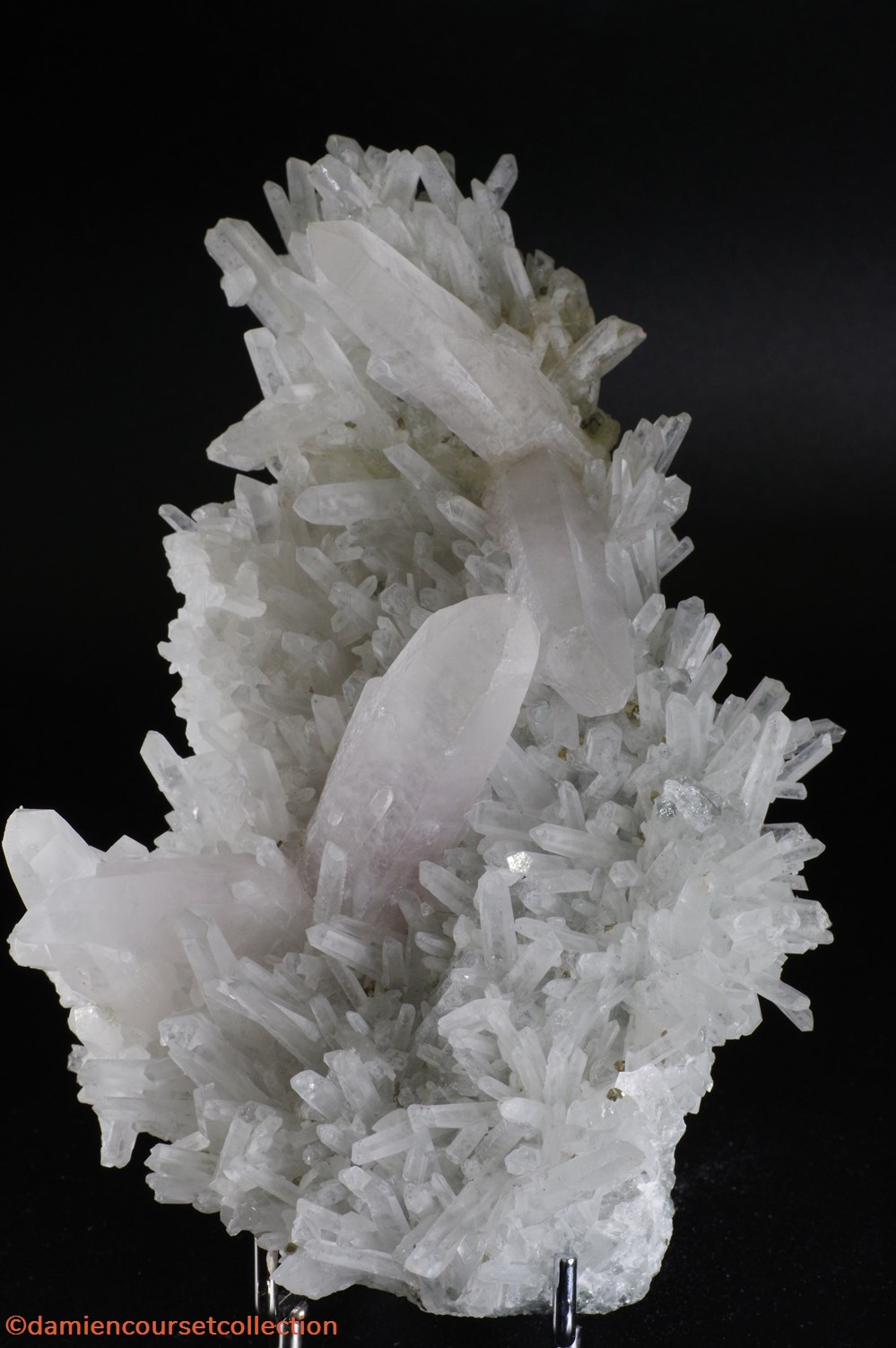 Quartz améthysé (Bulgarie) 2 mineraux meteorites macle du japon quartz amethyse bulgarie