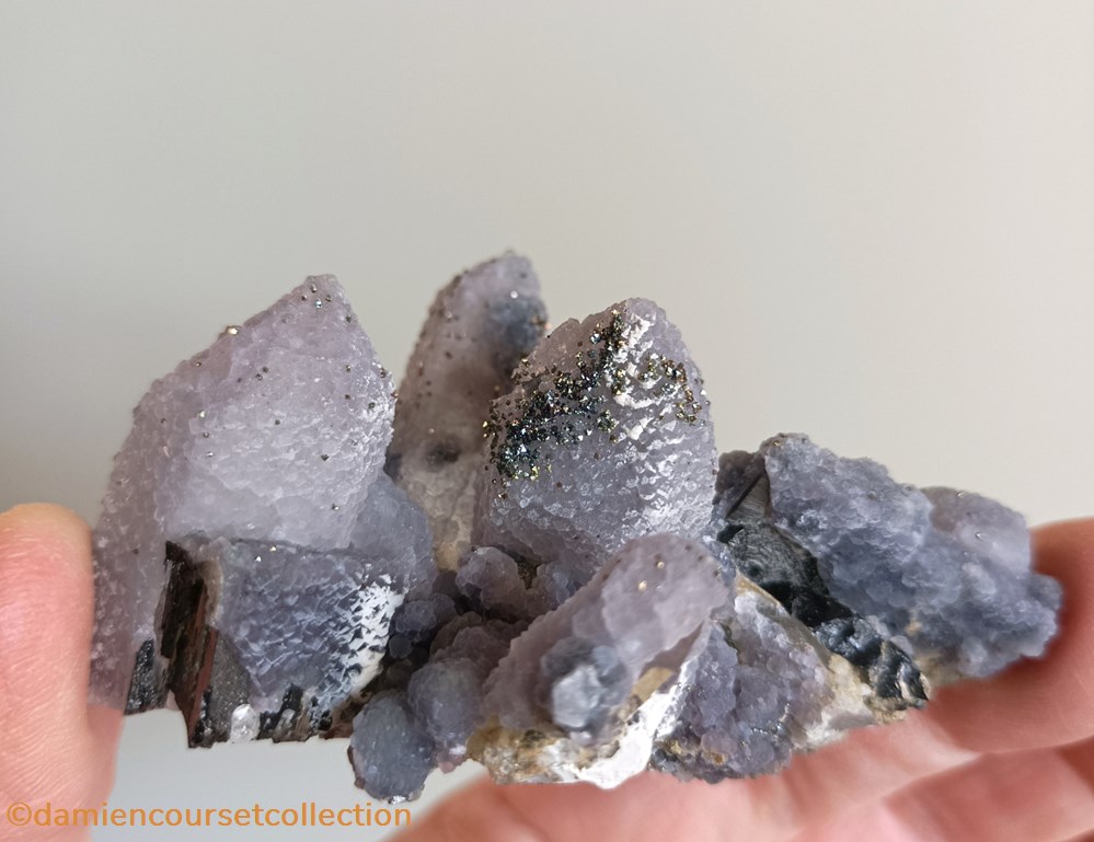 Fluorite sur Quartz et Wolframite 2 mineraux meteorites fluorite sur quartz et wolframite