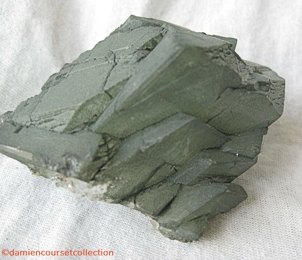 Adulaire, Chlorite et Quartz fumé (Alpes italiennes) 2 mineraux meteorites orthoclase adulaire chlorite et quartz fume alpes italiennes