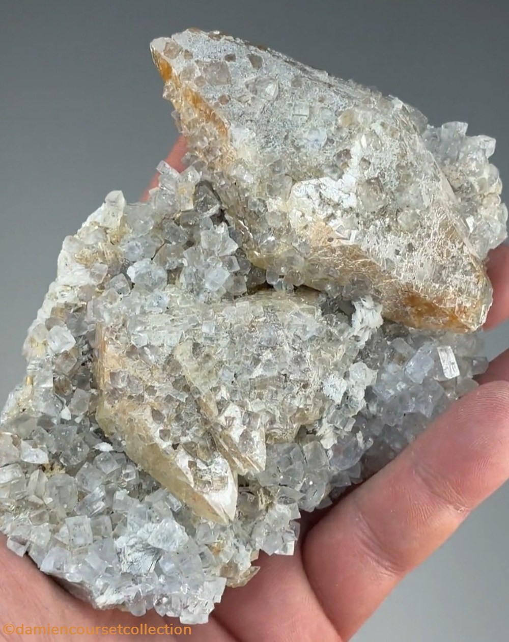Fluorite sur Calcite 3 mineraux meteorites fluorite sur calcite