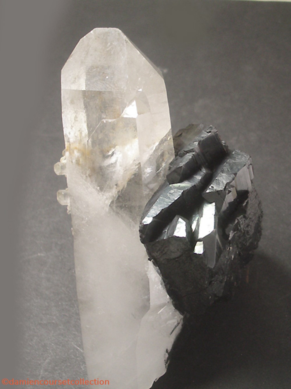 Wolframite, Quartz et Apatite mineraux meteorite wolframite quartz et apatite