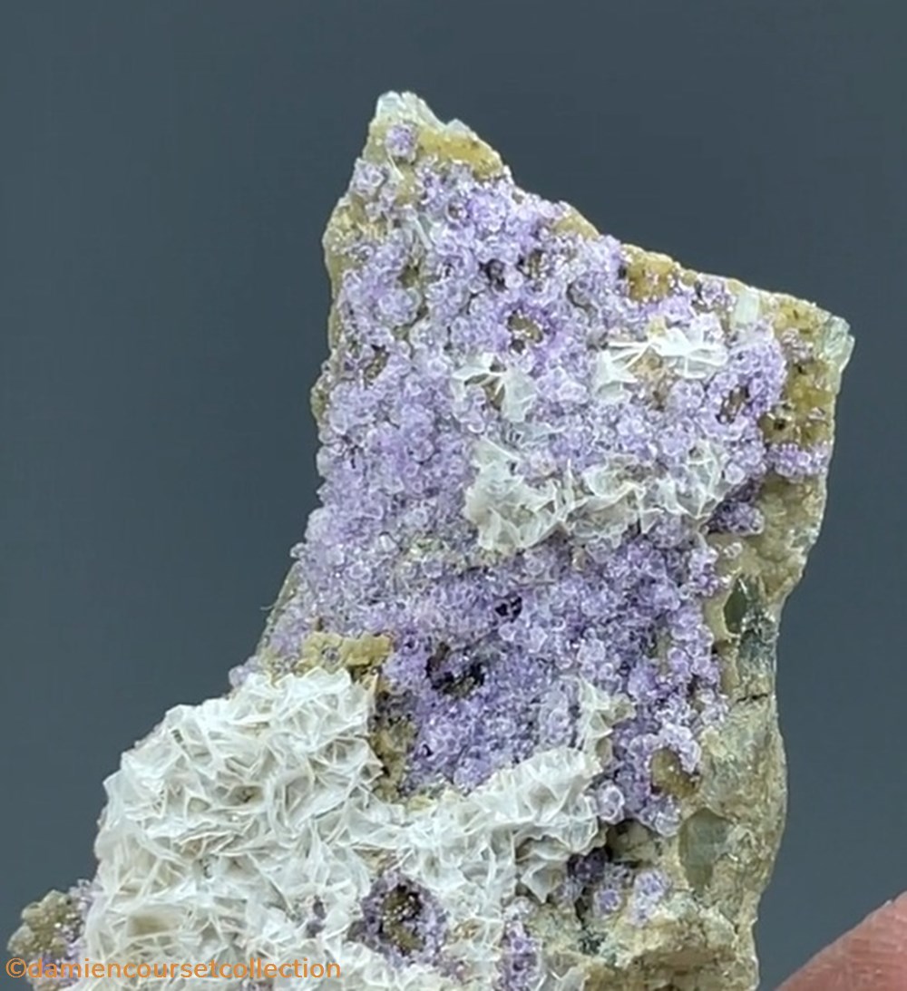 mineraux meteorites fluorapatite fluorite et calcite