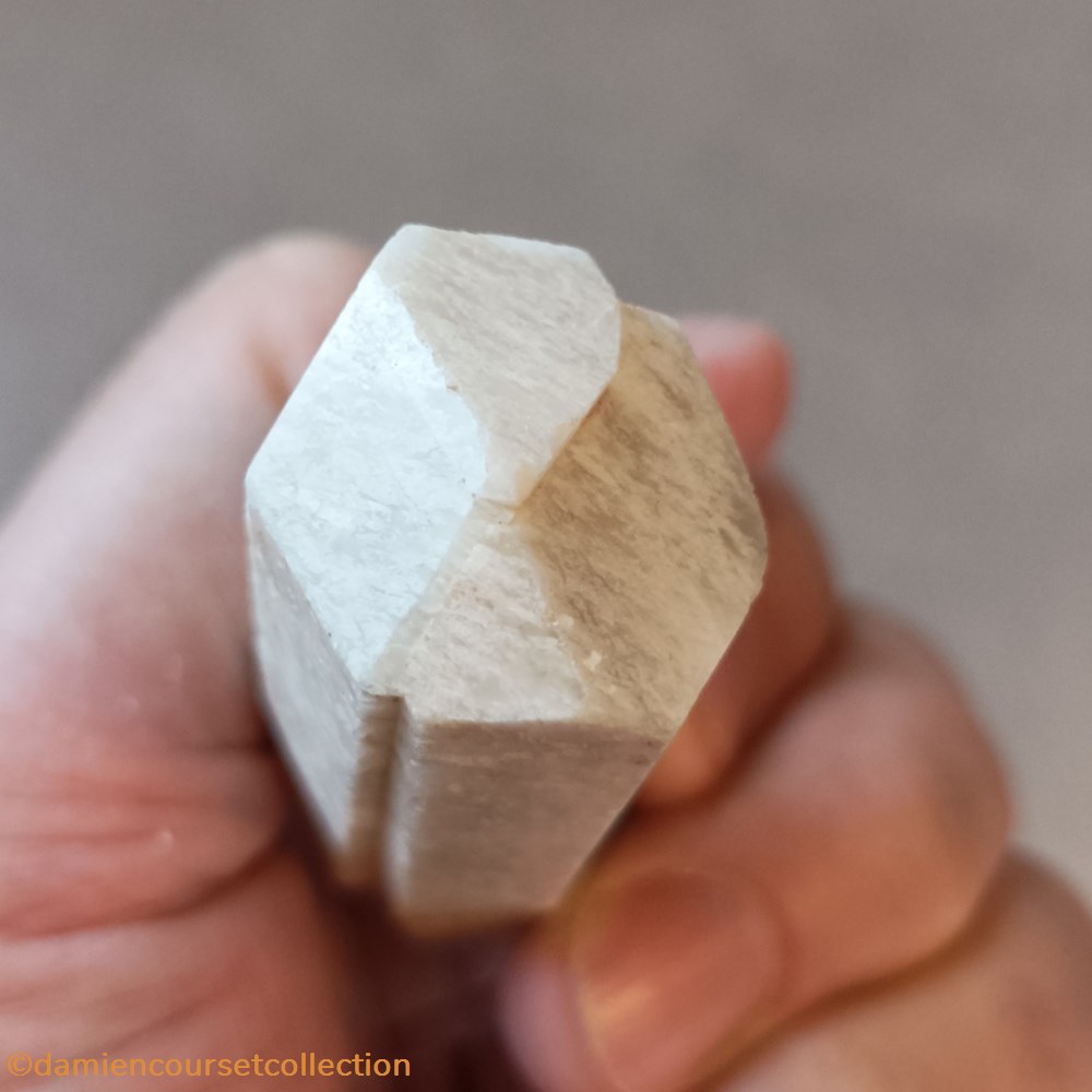 mineraux meteorites microcline macle