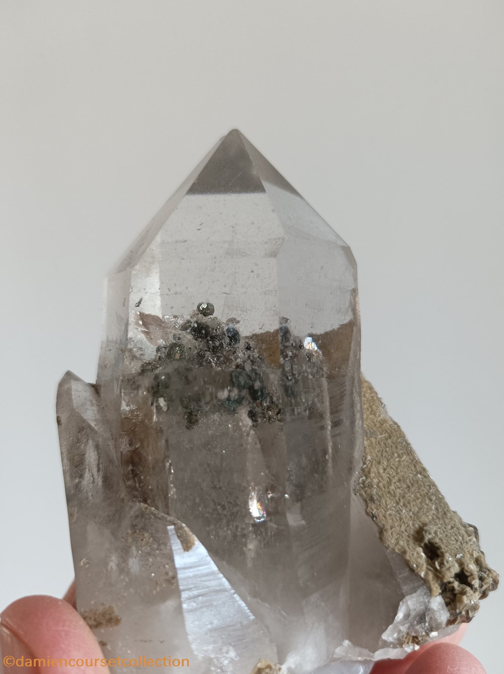 Quartz avec inclusions de sulfures 3 mineraux meteorites quartz avec inclusions de sulfures