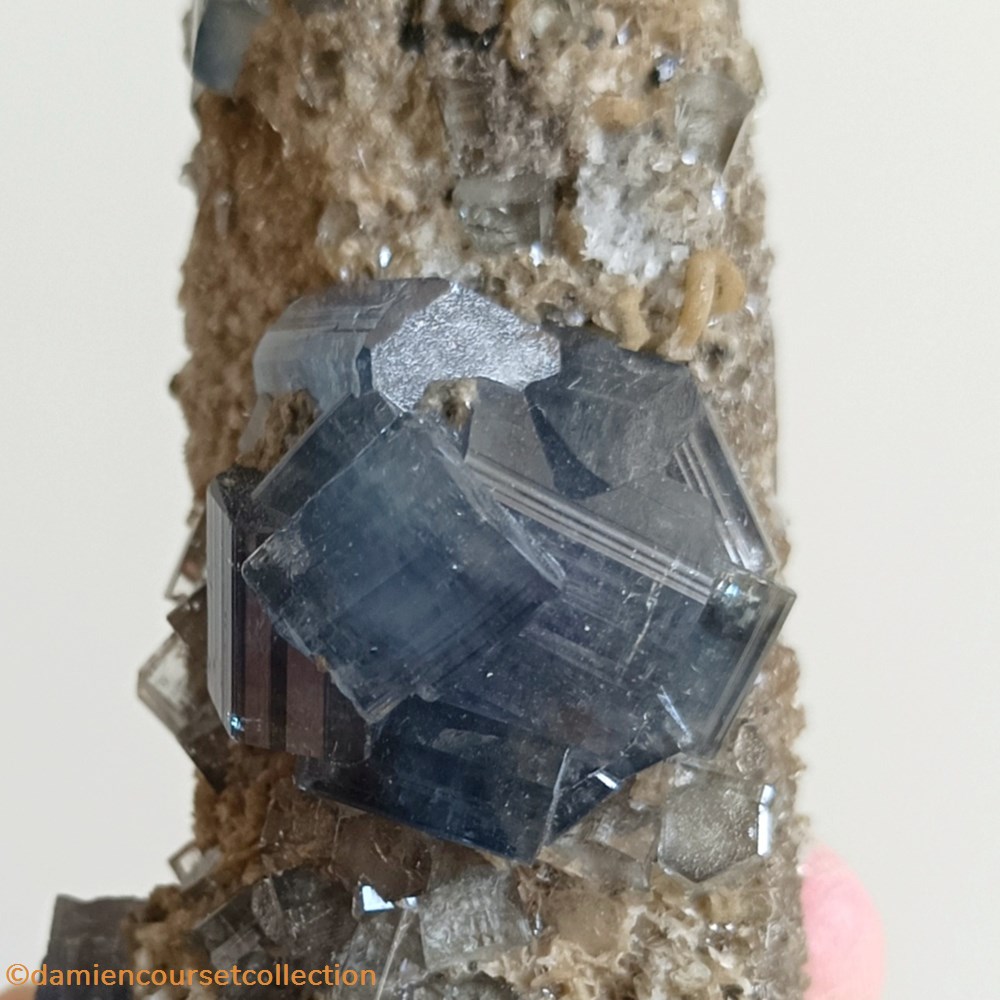mineraux meteorites apatite sur quartz