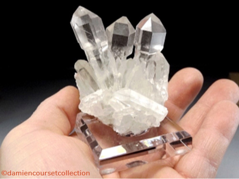mineraux meteorites quartz sceptre et pyrite