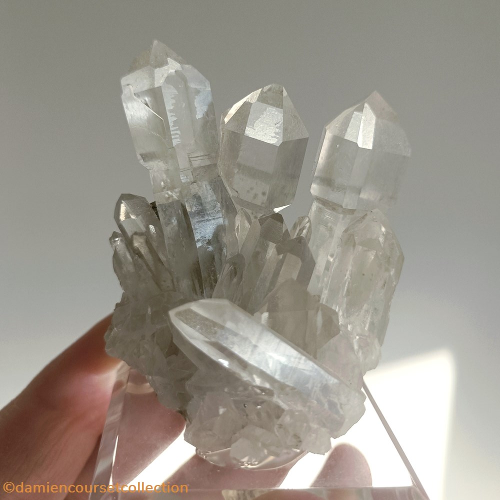 mineraux meteorites quartz sceptre et pyrite