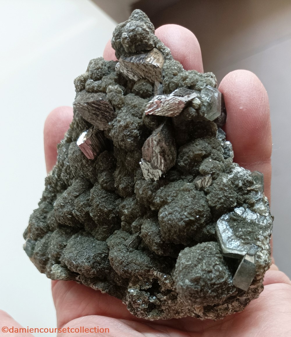 Arsénopyrite et Apatite mineraux meteorites arsenopyrite et apatite