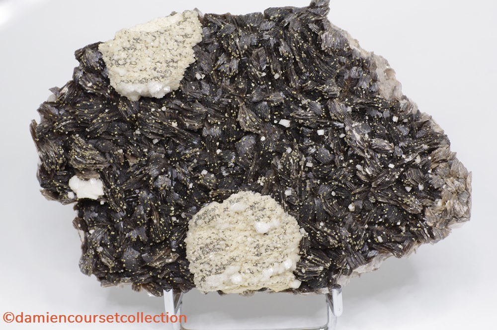 mineraux meteorites muscovite variete zinnwaldite