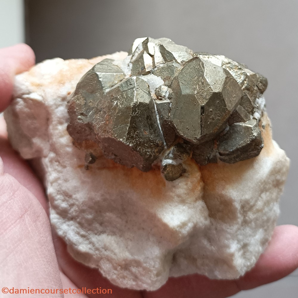 Pyrite de Luzenac (Ariège) 3 mineraux meteorites octaedrique pyrite de luzenac ariege