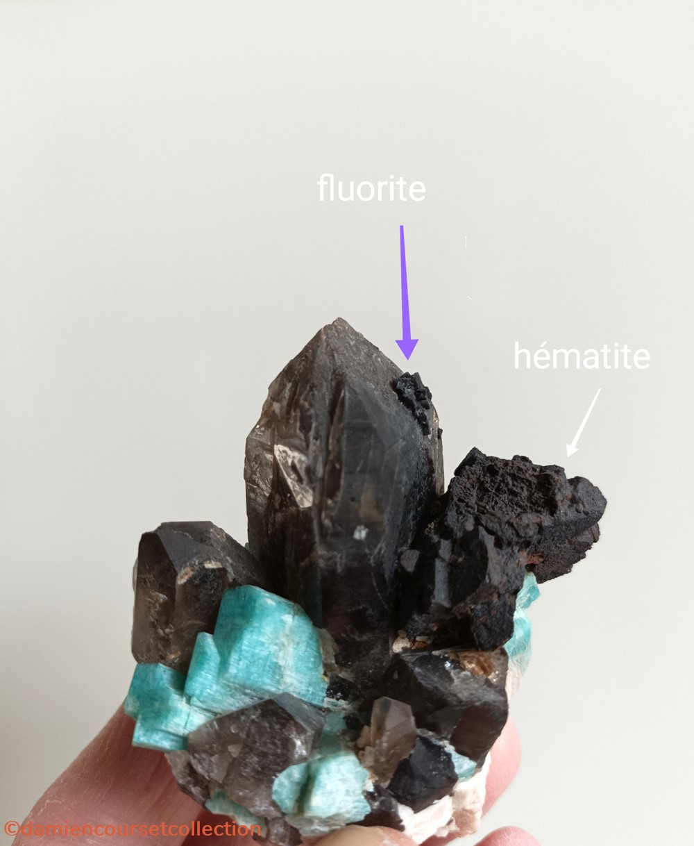mineraux meteorites microcline amazonite quartz fume goethite et fluorite