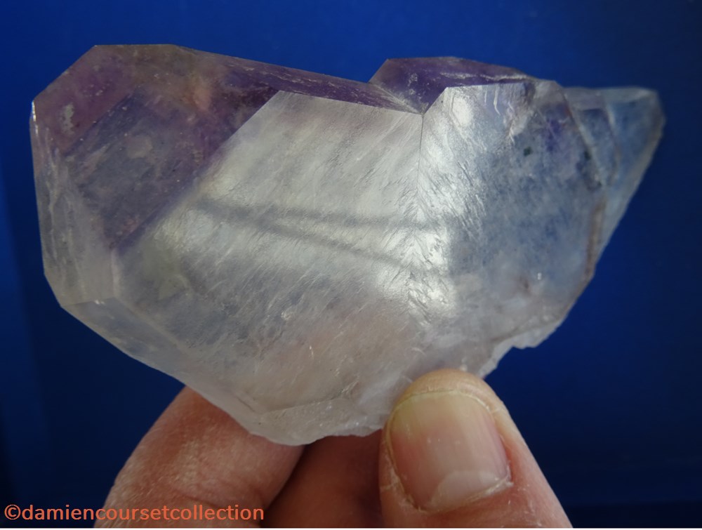 macle de Quartz améthysé 2 mineraux meteorites du japon macle de quartz amethyse