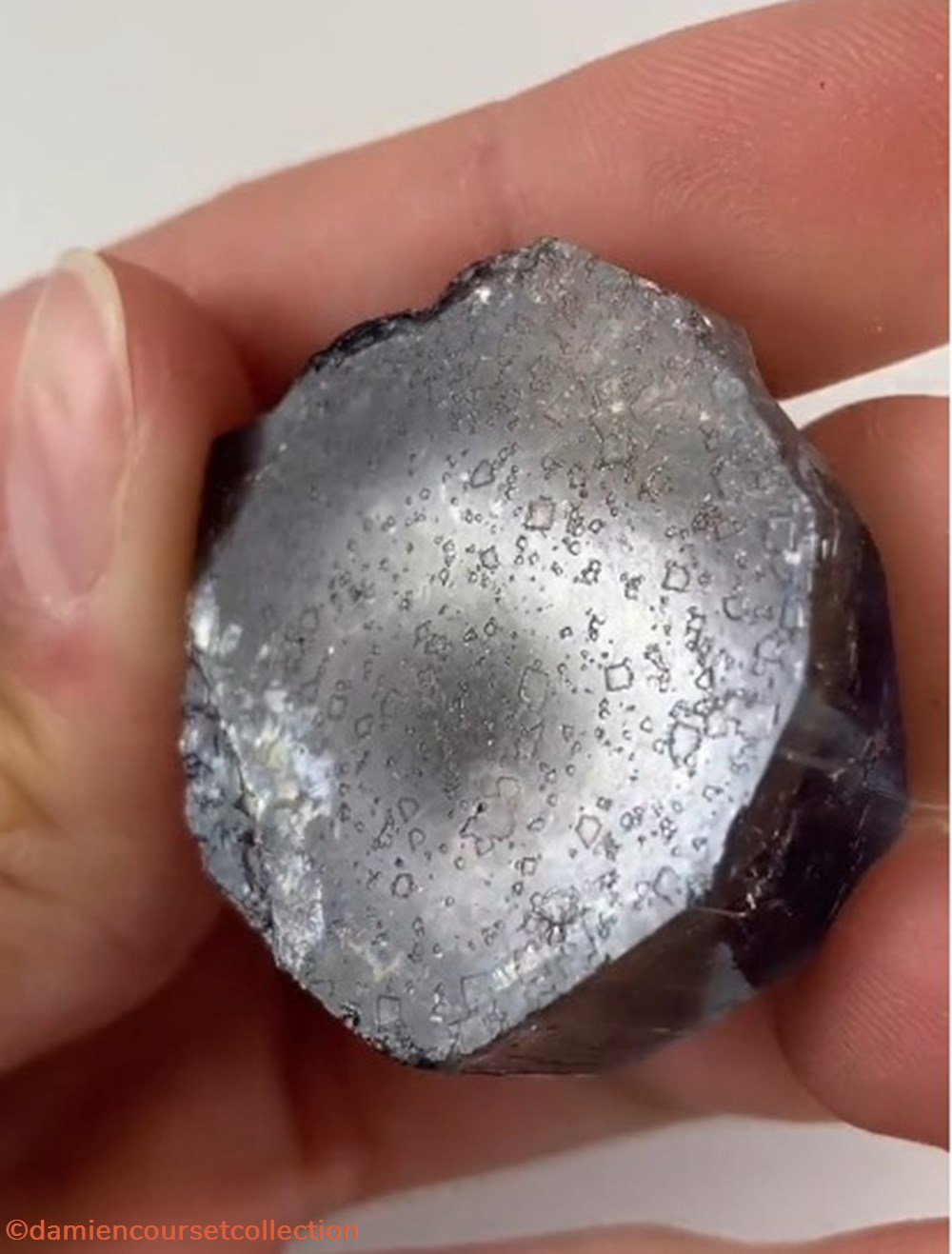 Apatite bleue 2 mineraux meteorite fluorapatite apatite bleue