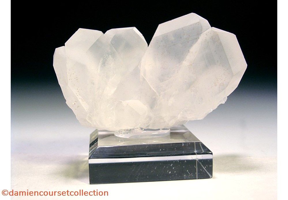 mineraux meteorite du japon quartz macle