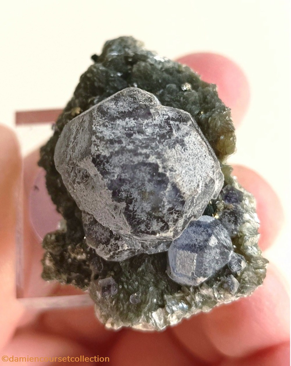 Fluorite 2 mineraux meteorites fluorite