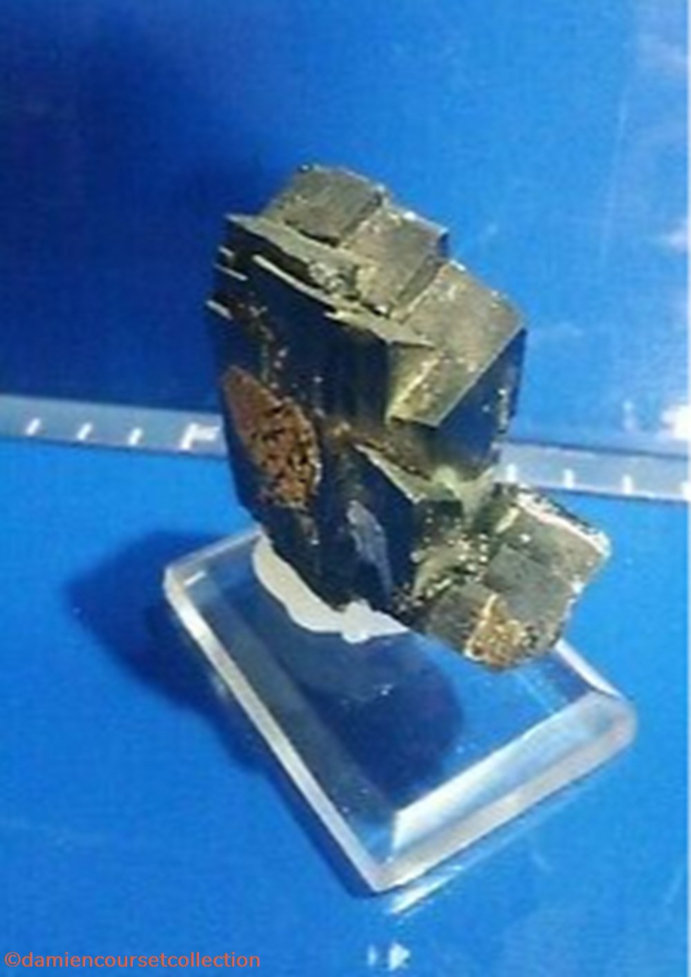 Wolframite 3 mineraux meteorites wolframite