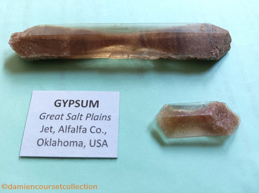 mineraux meteorites gypse hourglass