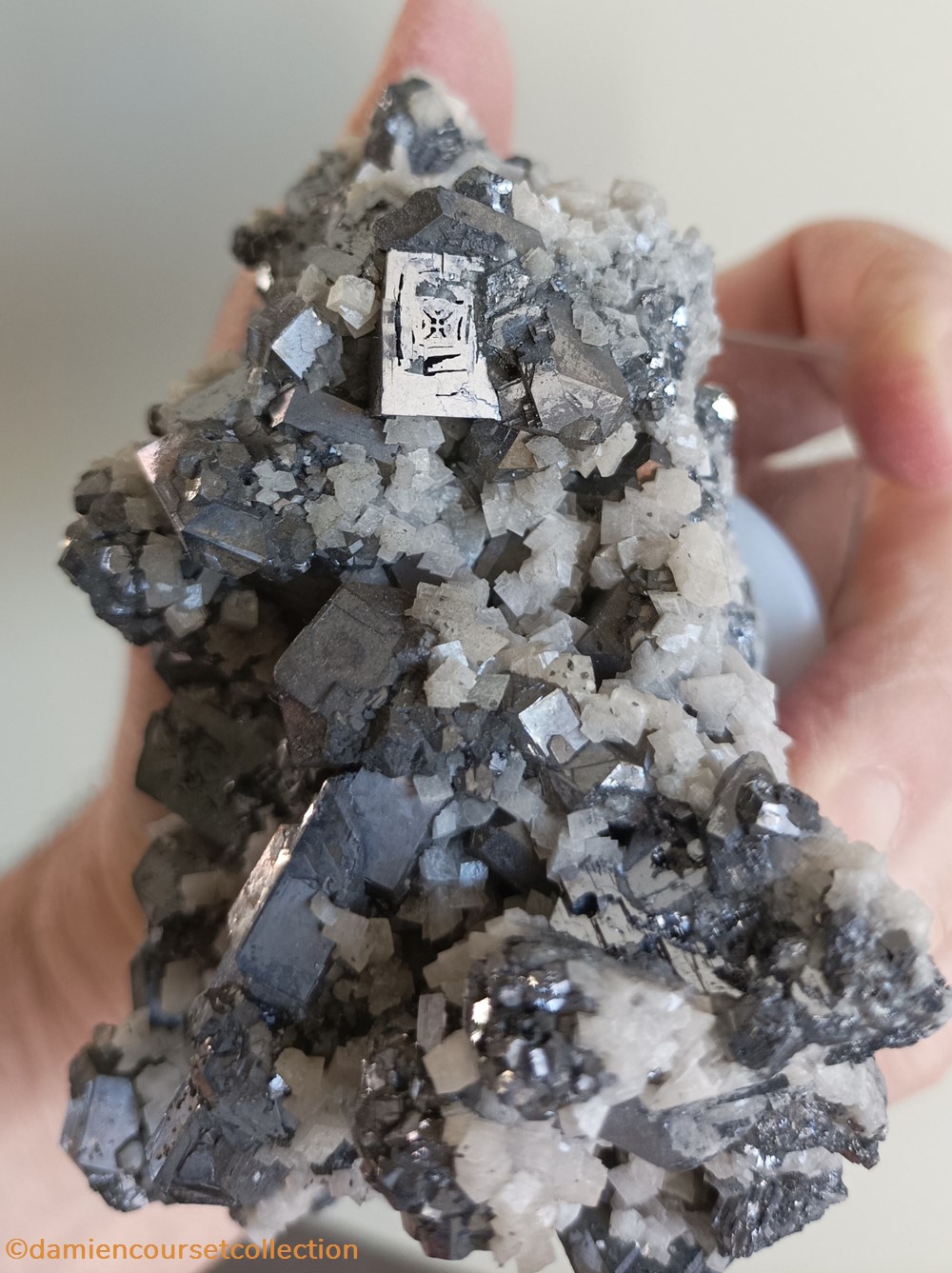 Galène maclée et Dolomite 4 mineraux meteorites galene maclee et dolomite