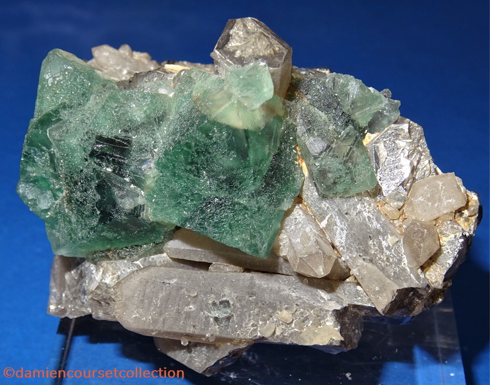 mineraux meteorites fluorite et quartz