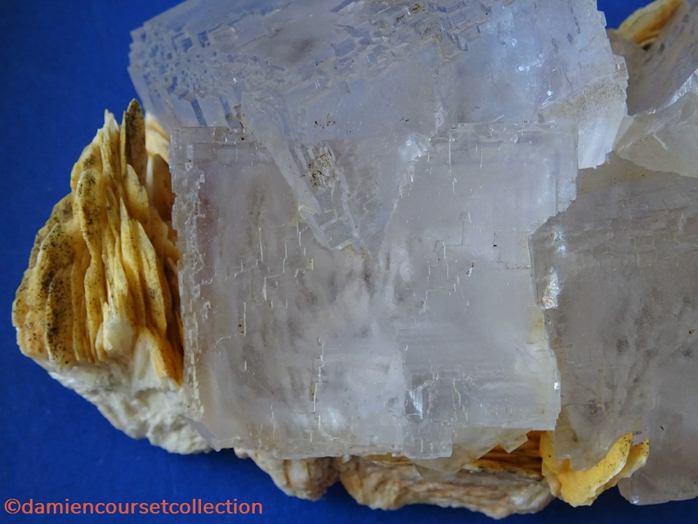 Fluorite et Barite 2 mineraux meteorites fluorite et barite