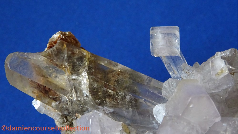 Apatite sur Quartz 3 mineraux meteorites fluorapatite apatite sur quartz