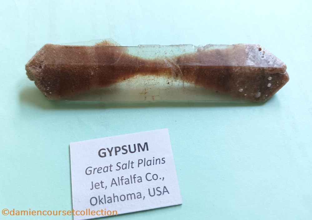 mineraux meteorites gypse hourglass