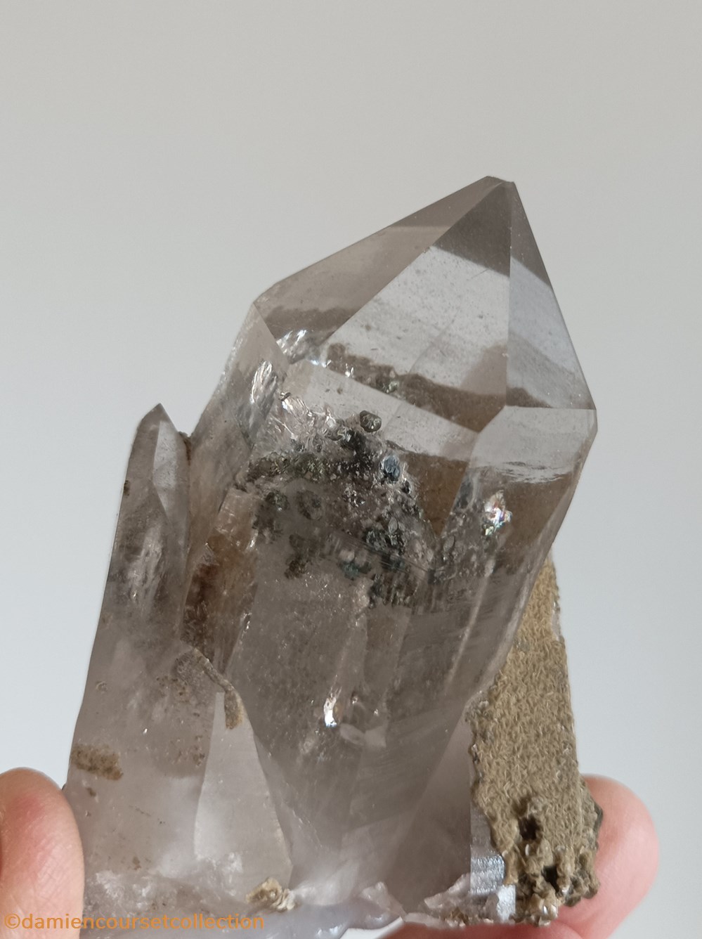 Quartz avec inclusions de sulfures 2 mineraux meteorites quartz avec inclusions de sulfures