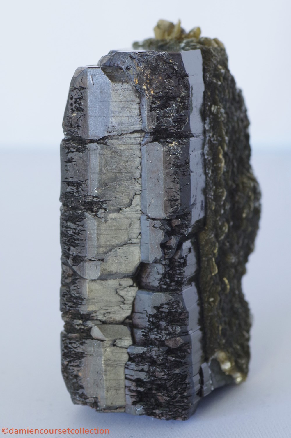 Wolframite 500gr mineraux meteorites wolframite 500gr