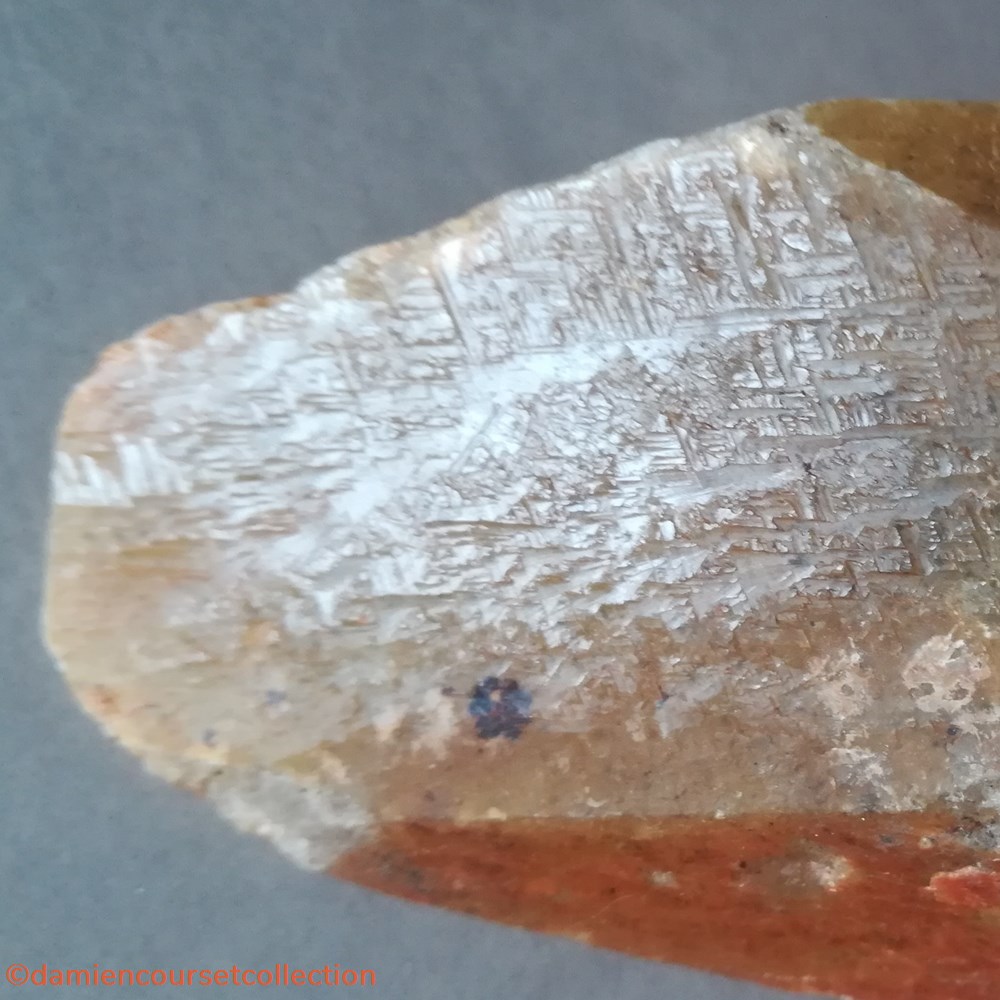 mineraux meteorites quartz calcedoine agate polyedrique paraiba bresil