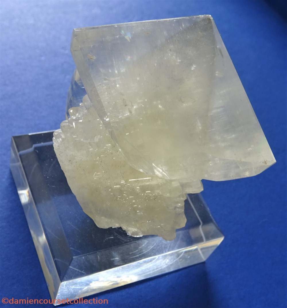 Calcite (sceptre) 4 mineraux meteorites calcite sceptre