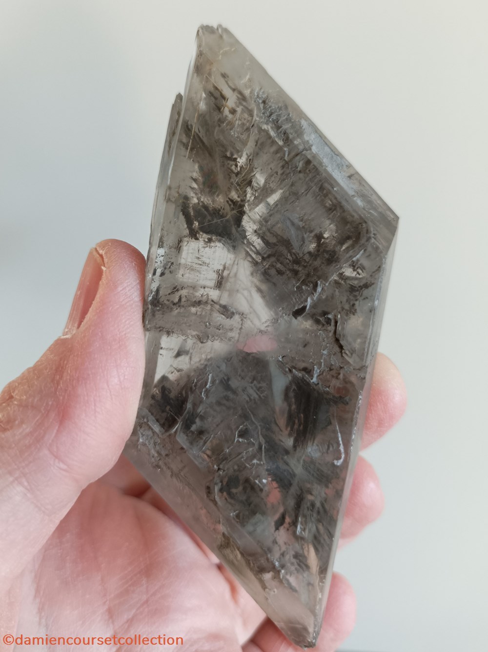 Gypse - Monteynard mineraux meteorites selenite gypse monteynard