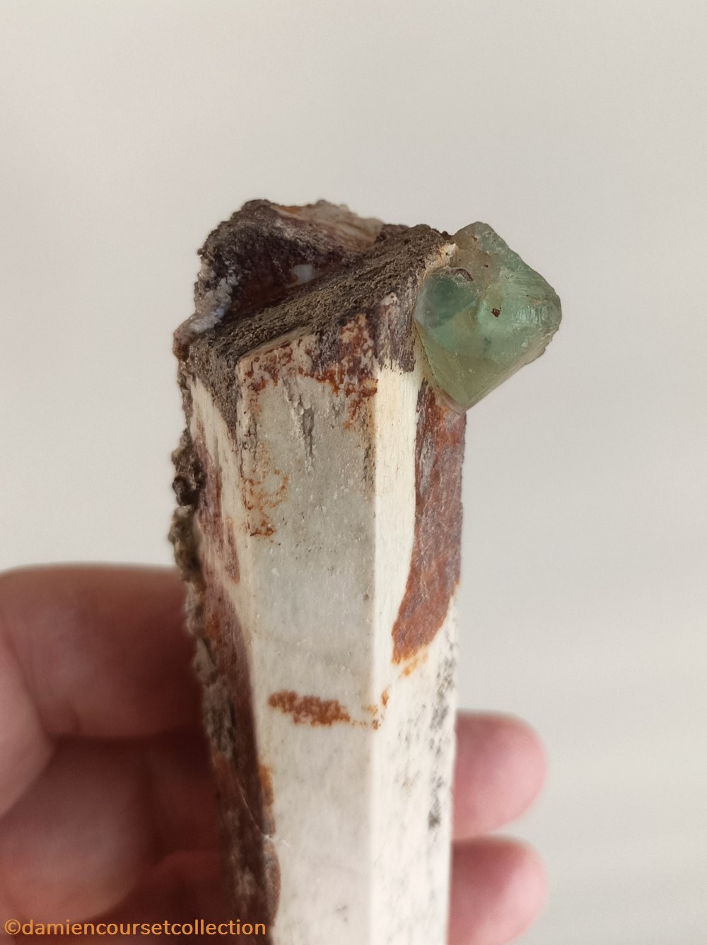 Microcline et Fluorite 3 mineraux meteorites macle microcline et fluorite