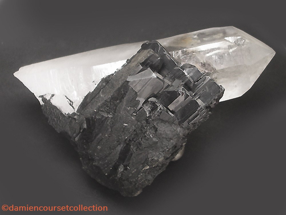 Wolframite, Quartz et Apatite 2 mineraux meteorite wolframite quartz et apatite