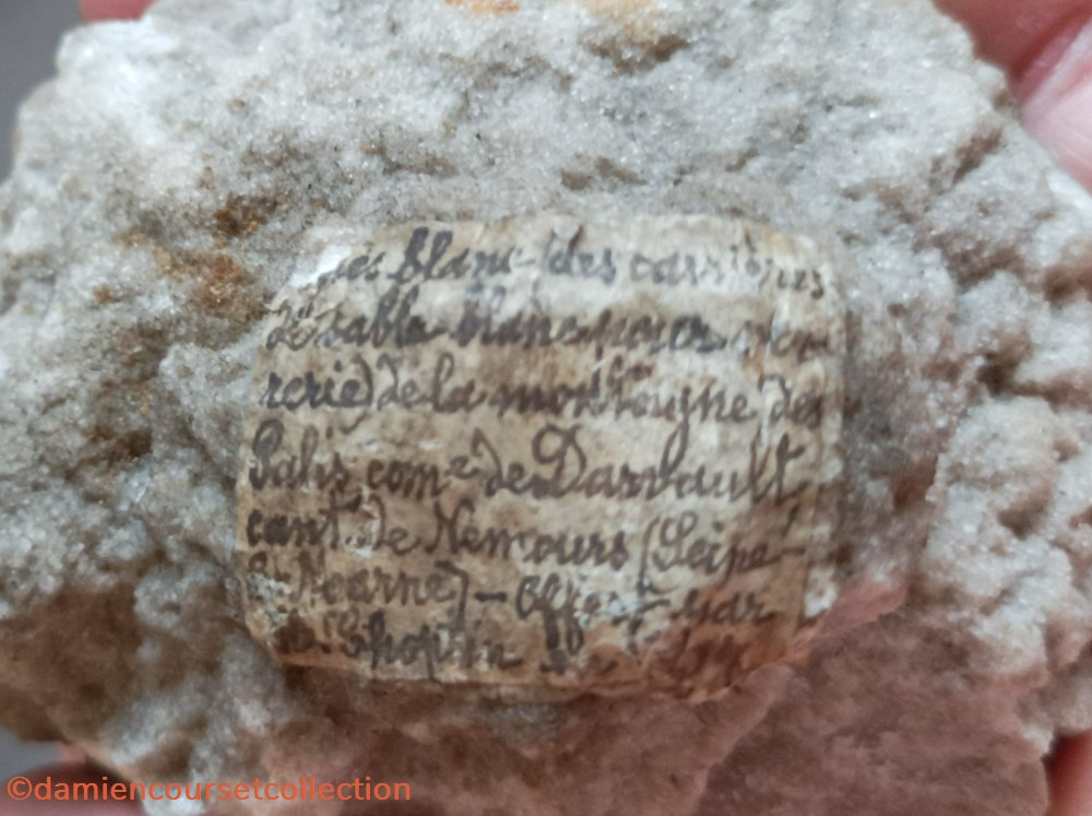 Calcite, Darvault (77) 2 mineraux meteorites calcite darvault 77