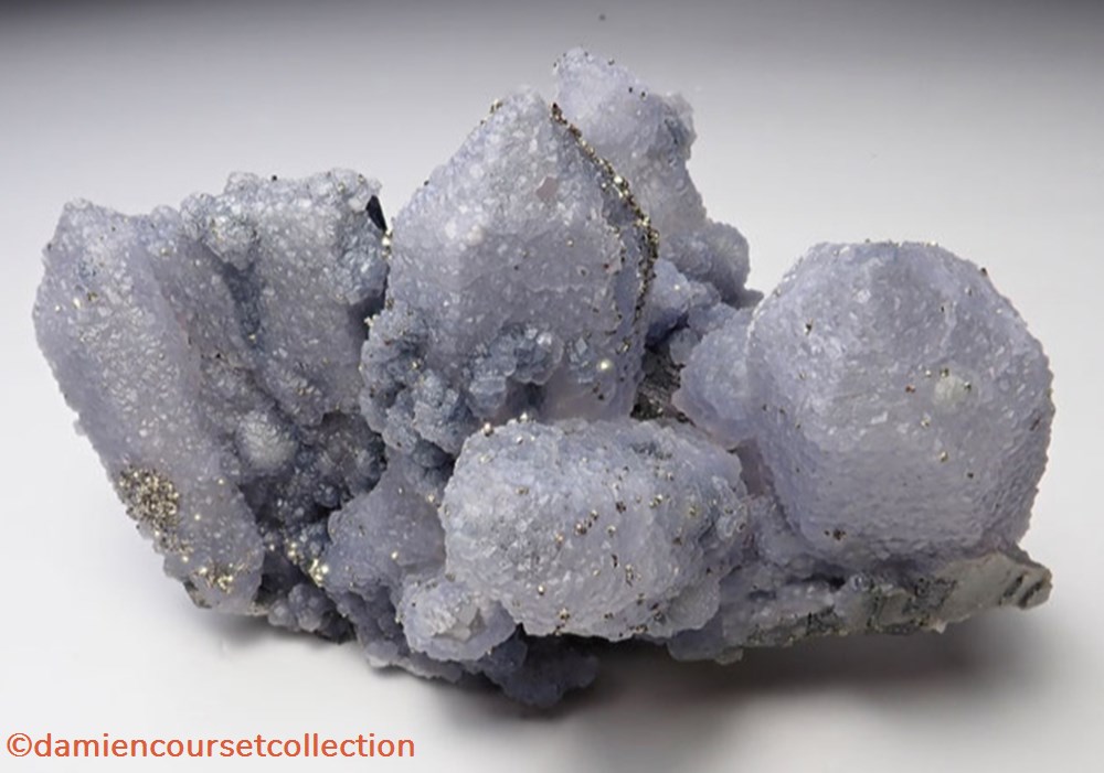 Fluorite sur Quartz et Wolframite 5 mineraux meteorites fluorite sur quartz et wolframite