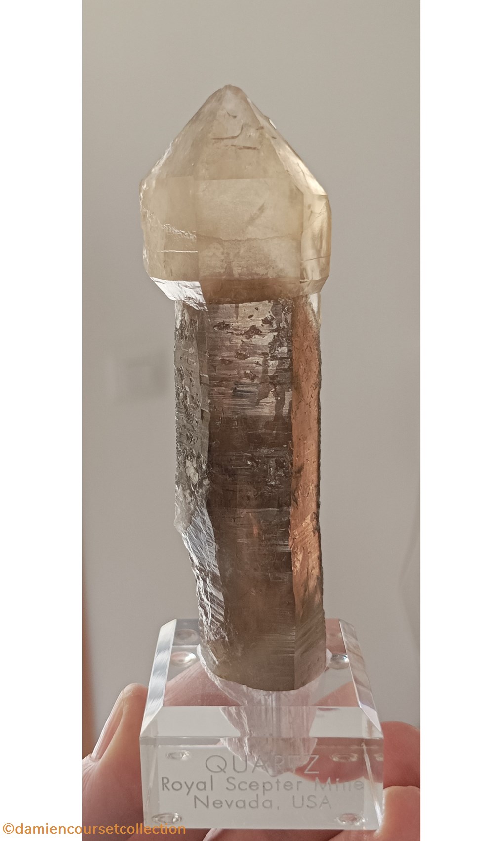 Quartz sceptré 4 mineraux meteorites quartz sceptre