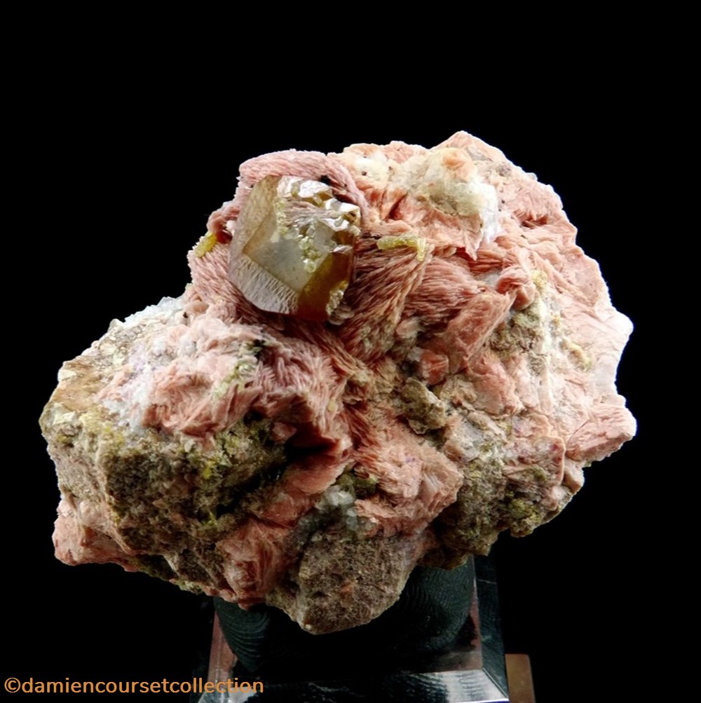Wulfénite, Lantignié (Rhône) 4 mineraux meteorites wulfenite lantignie rhone