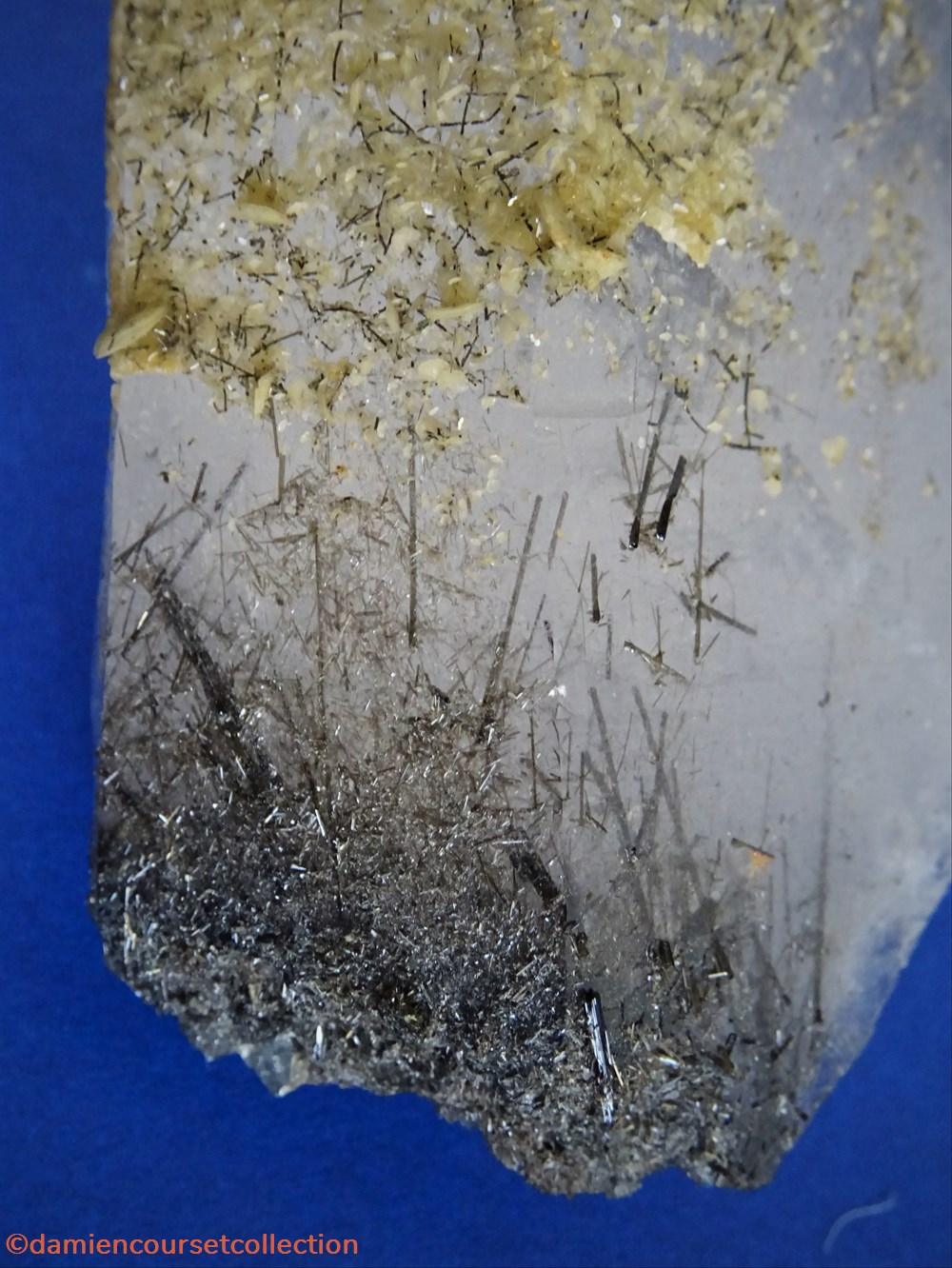 mineraux meteorites groupe quartz et tourmaline