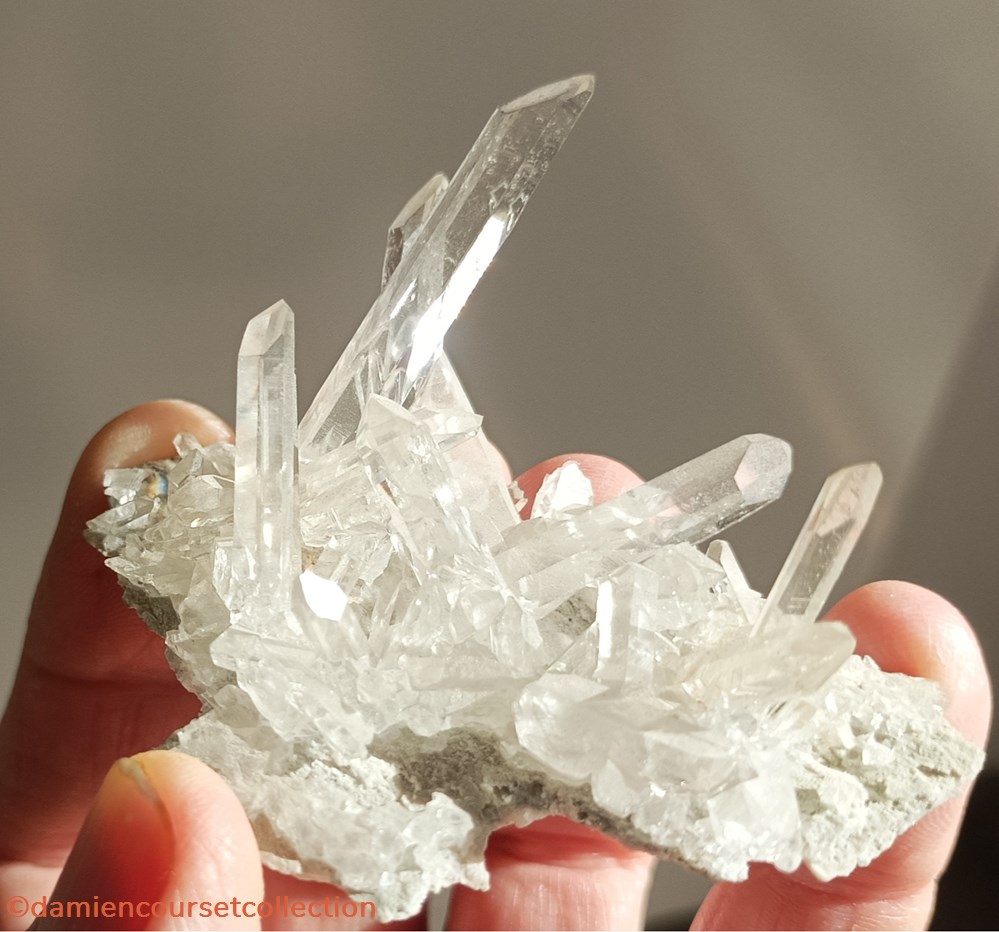 Quartz - Vizille 3 mineraux meteorites quartz vizille