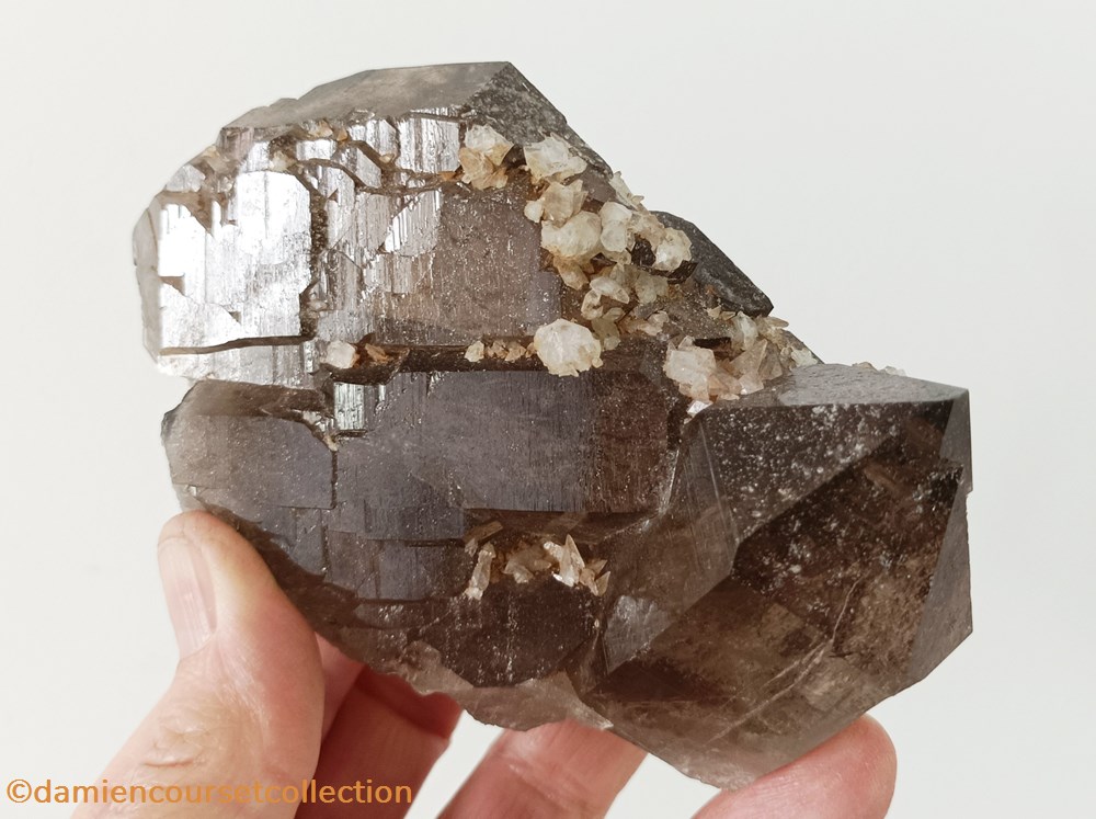 Gwindel et Calcite 3 mineraux meteorites quartz gwindel et calcite