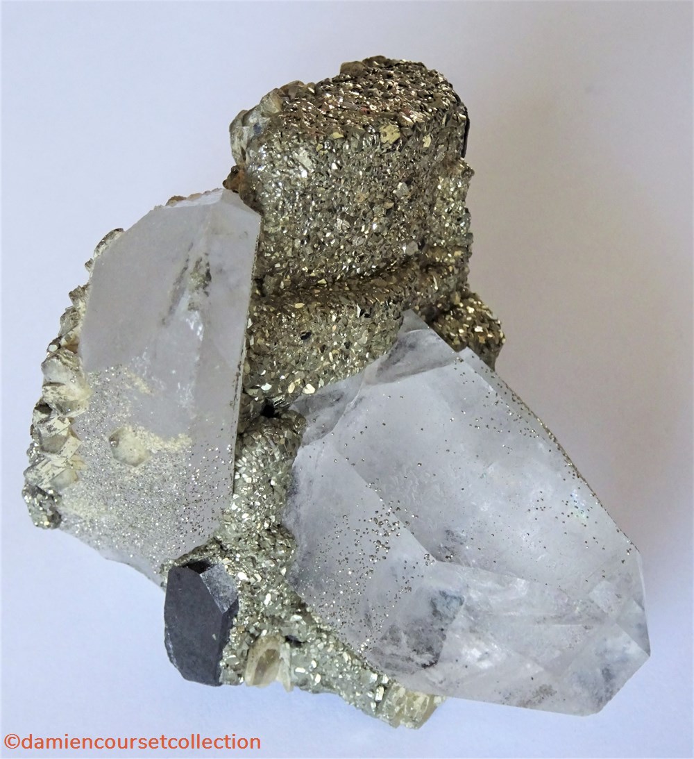 Pyrite sur Wolframite et Quartz mineraux meteorite pyrite sur wolframite et quartz